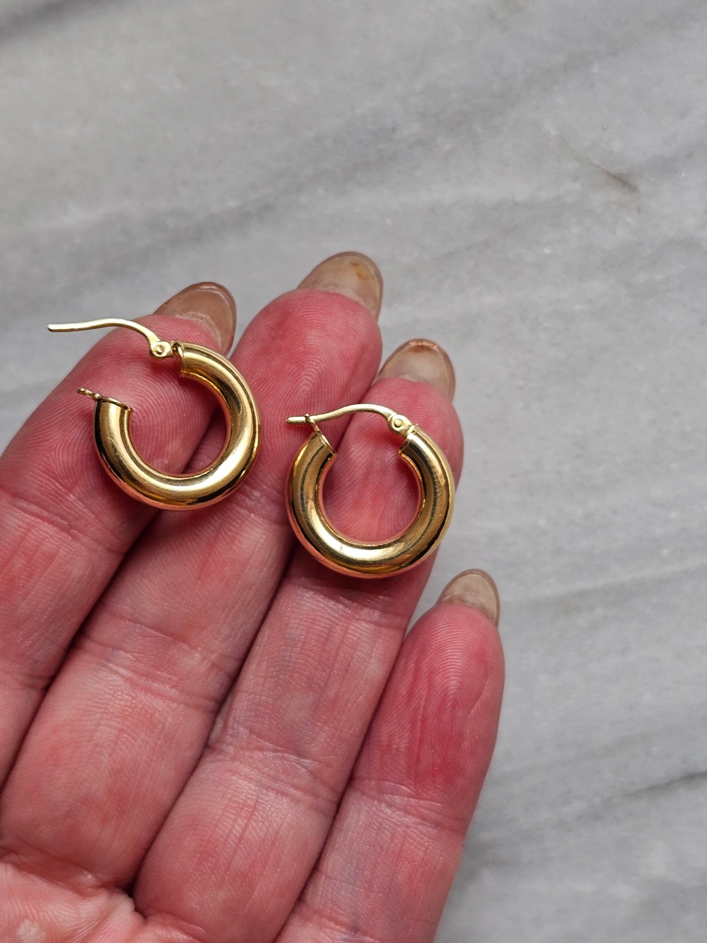 Beautiful Chunky Italian Gold Hoop Earrings - 14K Gold