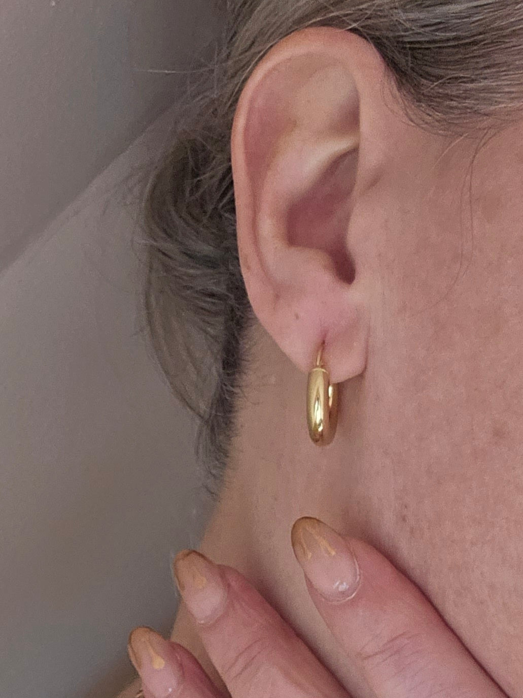 Beautiful Chunky Italian Gold Hoop Earrings - 14K Gold